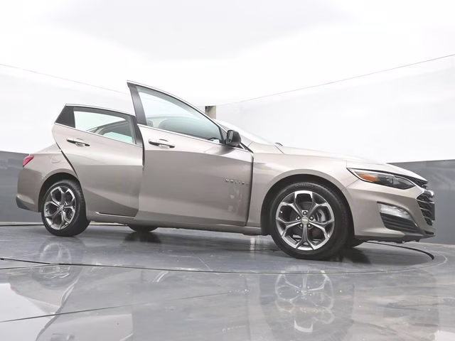 2024 Mineral Gray Metallic Chevrolet Malibu LT FWD Sedan