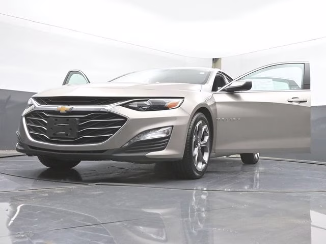 2024 Mineral Gray Metallic Chevrolet Malibu LT FWD Sedan