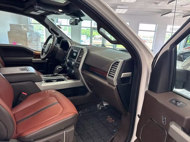 2018 White Platinum Metallic Tri-Coat Ford F-150 King Ranch 4X4 Truck