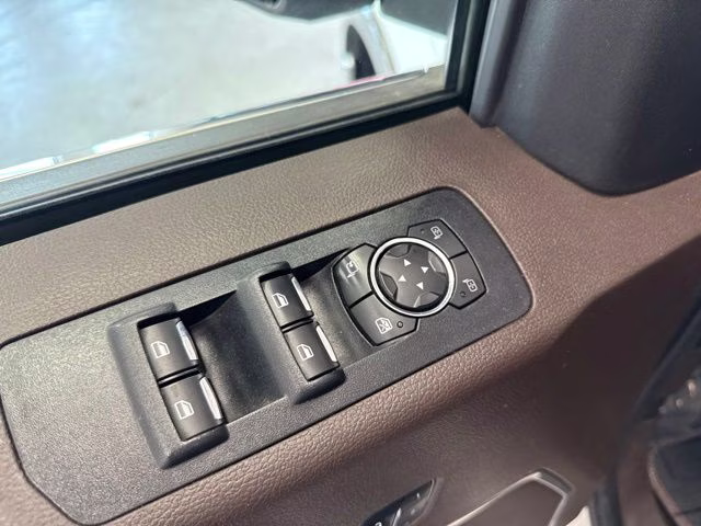 2018 White Platinum Metallic Tri-Coat Ford F-150 King Ranch 4X4 Truck