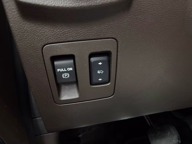 2018 White Platinum Metallic Tri-Coat Ford F-150 King Ranch 4X4 Truck
