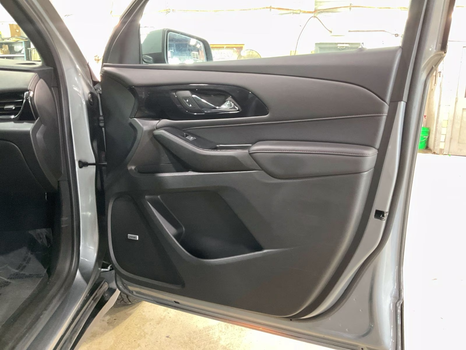 2023 Sterling Gray Metallic Chevrolet Traverse RS AWD SUV