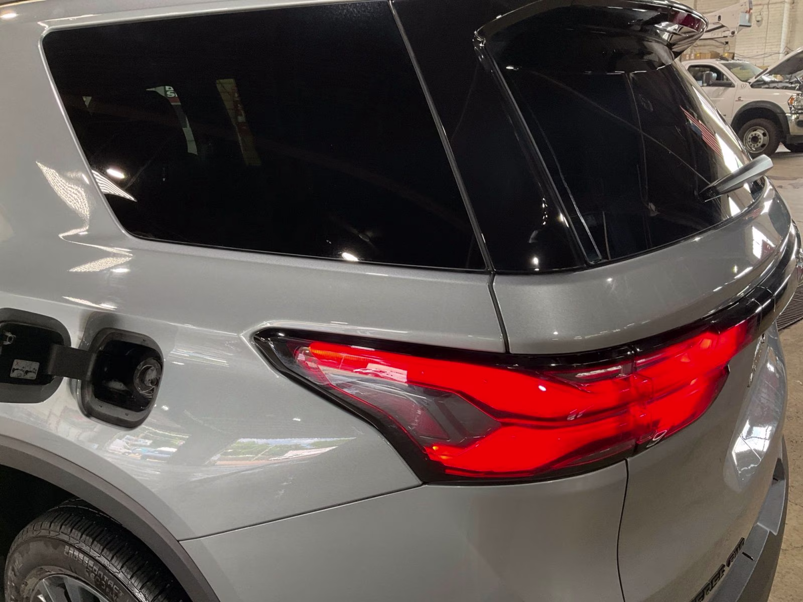 2023 Sterling Gray Metallic Chevrolet Traverse RS AWD SUV