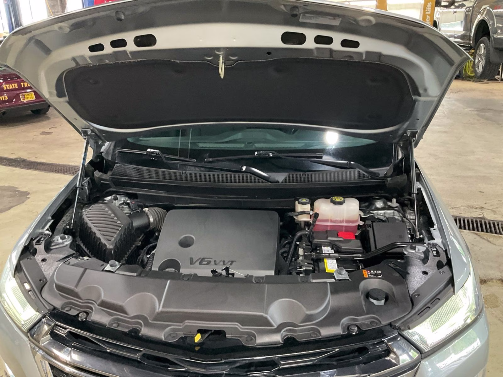 2023 Sterling Gray Metallic Chevrolet Traverse RS AWD SUV