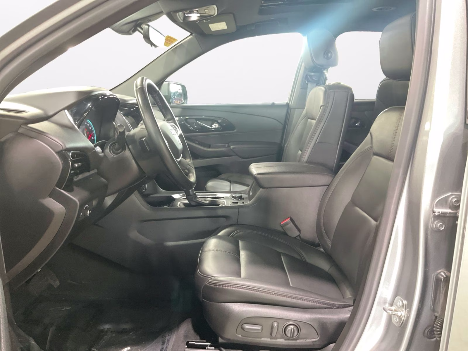 2023 Sterling Gray Metallic Chevrolet Traverse RS AWD SUV