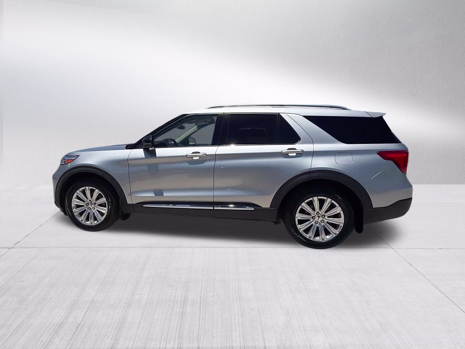 2020 Iconic Silver Metallic Ford Explorer Limited 4X4 SUV