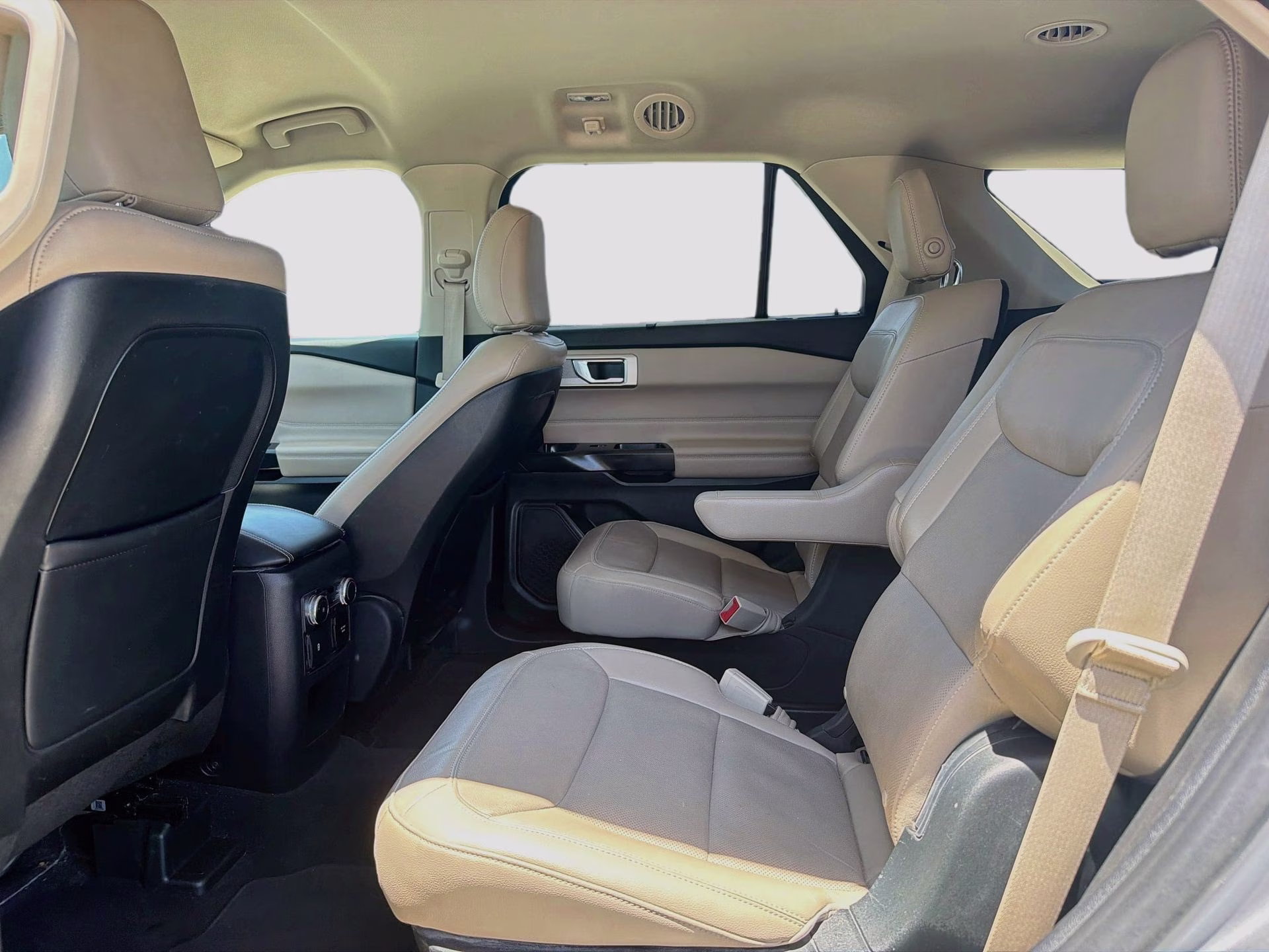 2020 Iconic Silver Metallic Ford Explorer Limited 4X4 SUV