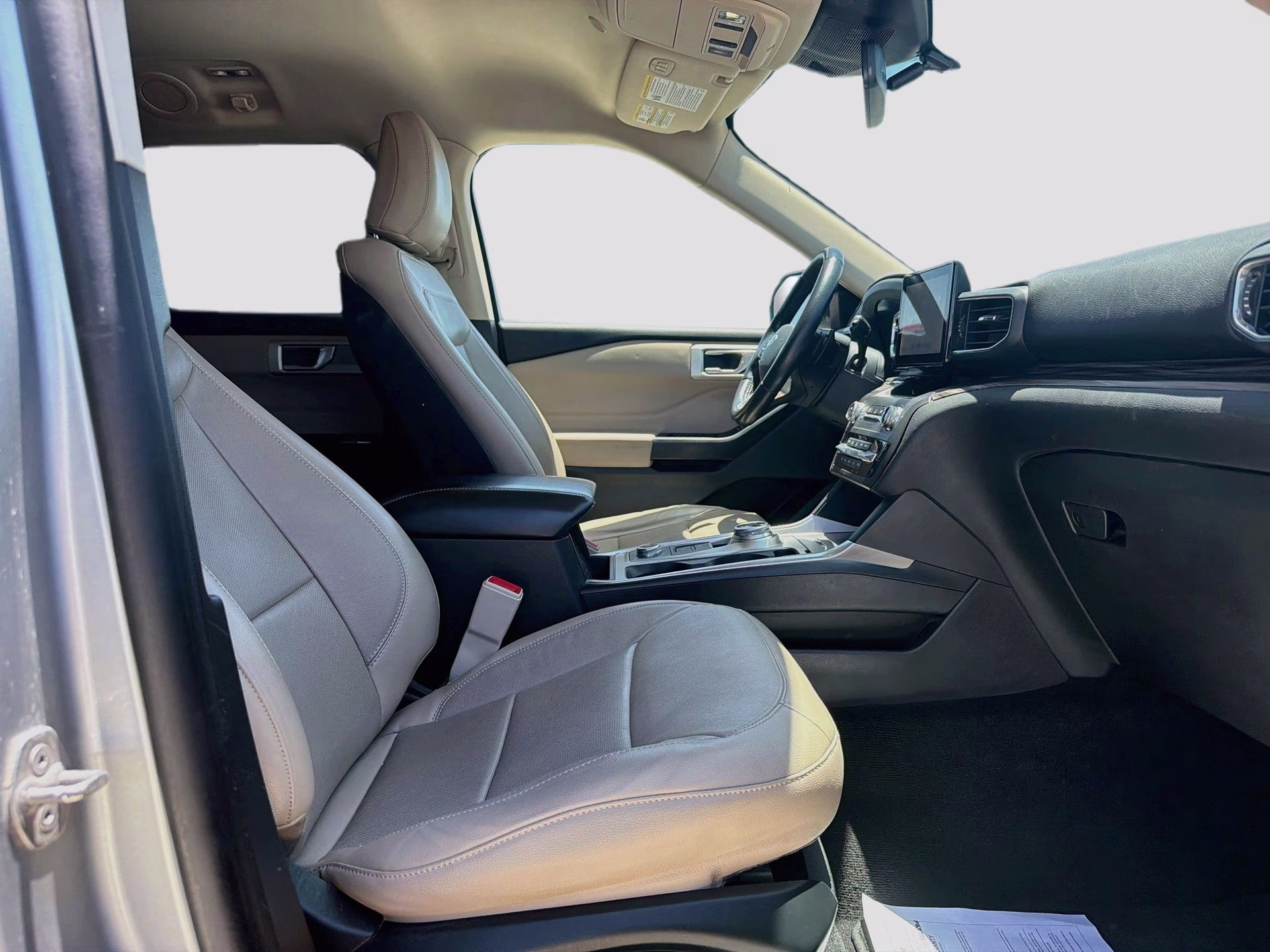 2020 Iconic Silver Metallic Ford Explorer Limited 4X4 SUV
