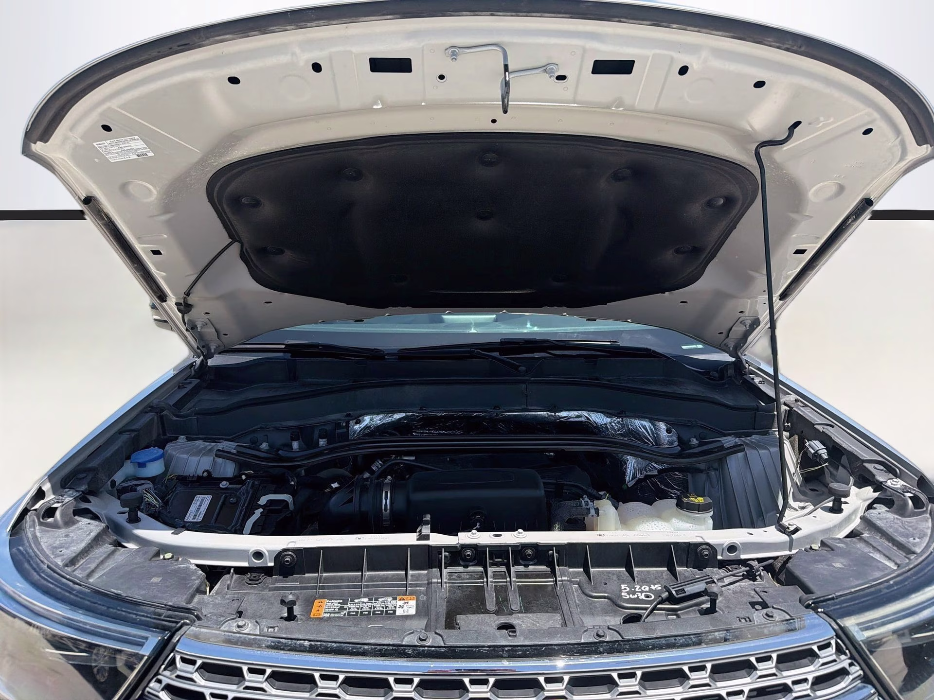 2020 Iconic Silver Metallic Ford Explorer Limited 4X4 SUV