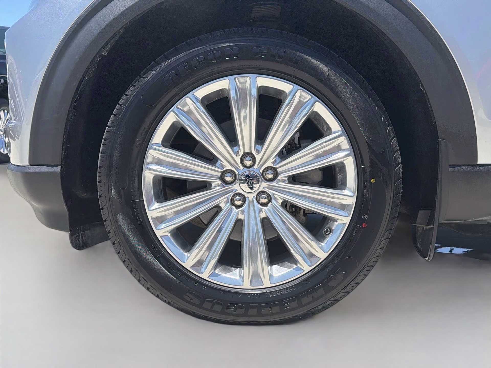 2020 Iconic Silver Metallic Ford Explorer Limited 4X4 SUV