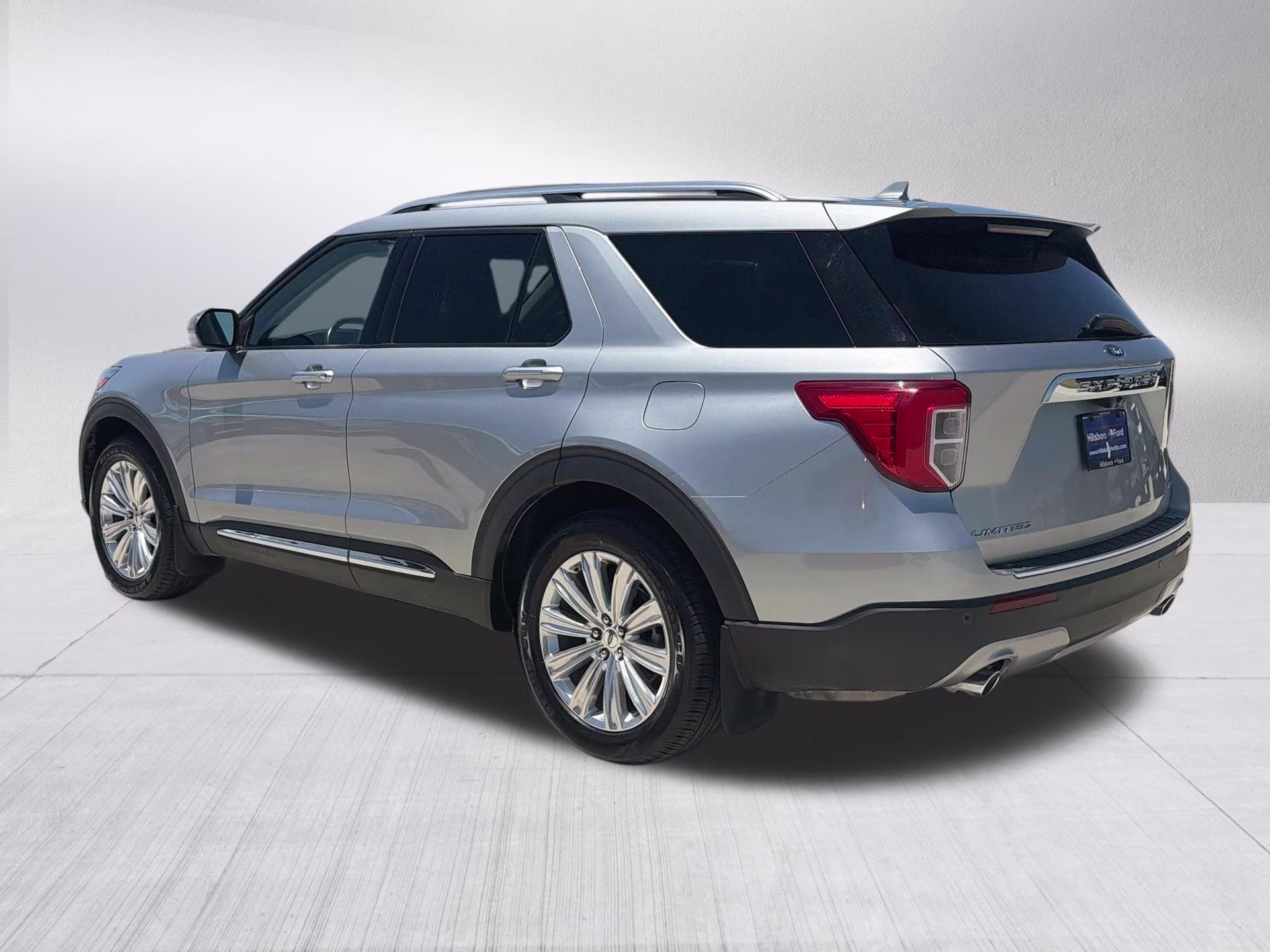 2020 Iconic Silver Metallic Ford Explorer Limited 4X4 SUV