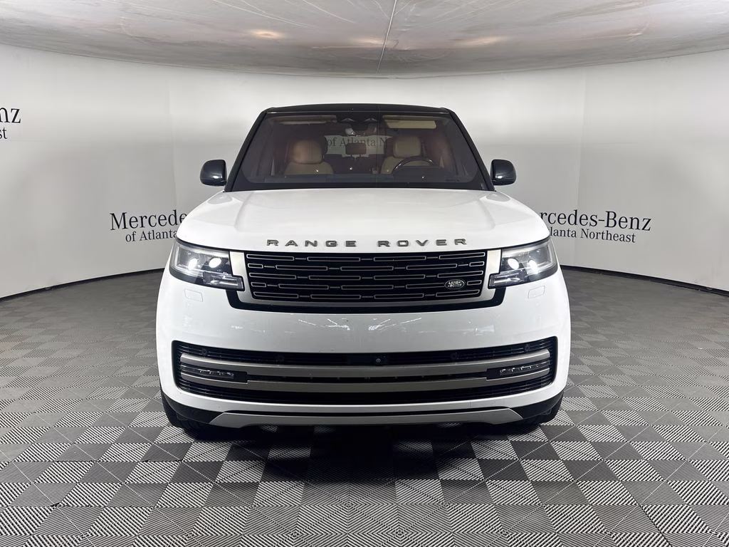 2023 White Land Rover Range Rover SE AWD SUV