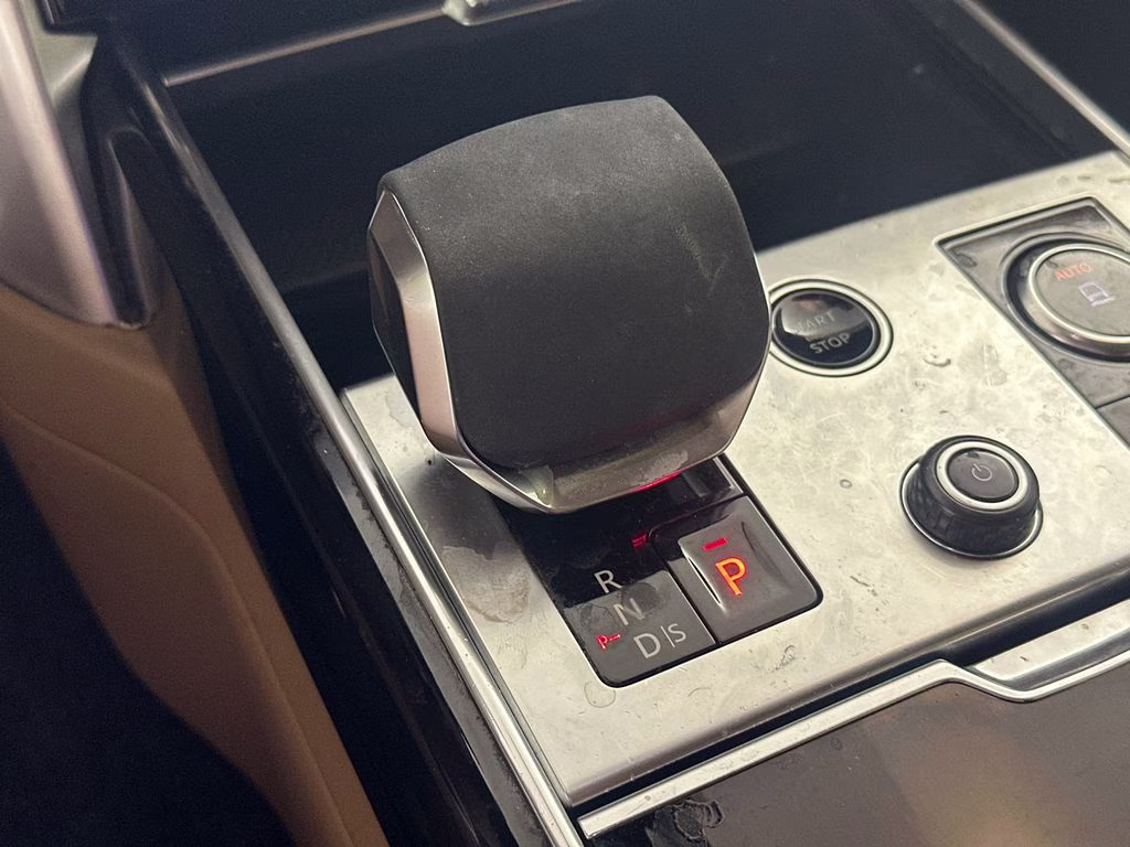 2023 White Land Rover Range Rover SE AWD SUV