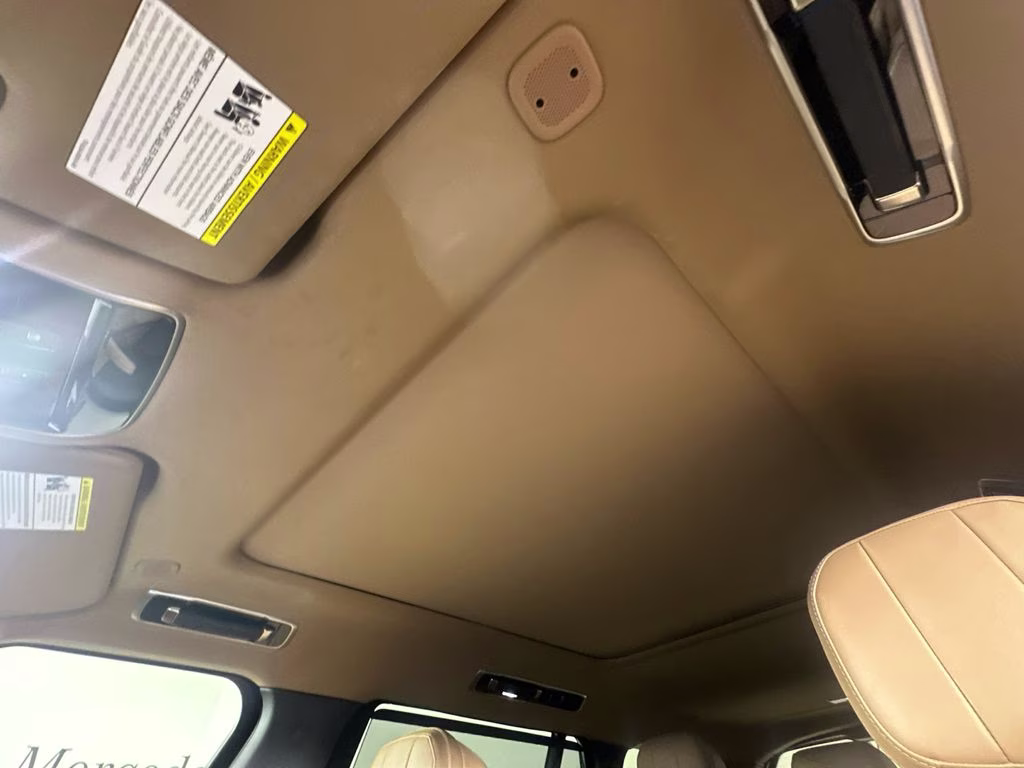 2023 White Land Rover Range Rover SE AWD SUV
