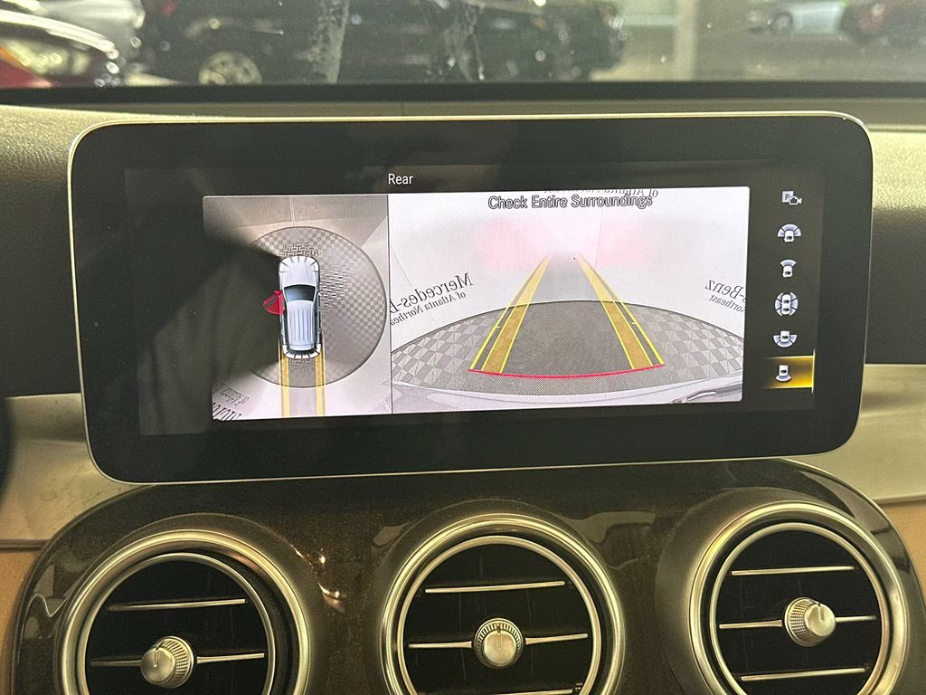 2021 Iridium Silver Metallic Mercedes-Benz GLC GLC 300 RWD SUV
