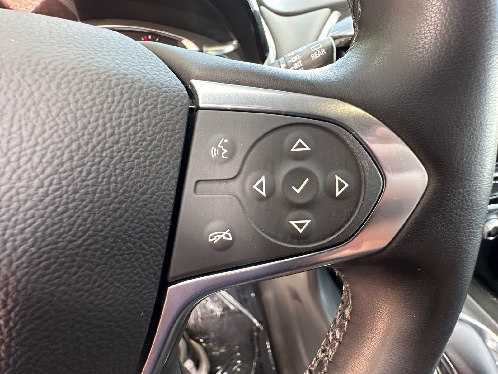 2023 Sterling Gray Metallic Chevrolet Traverse RS AWD SUV