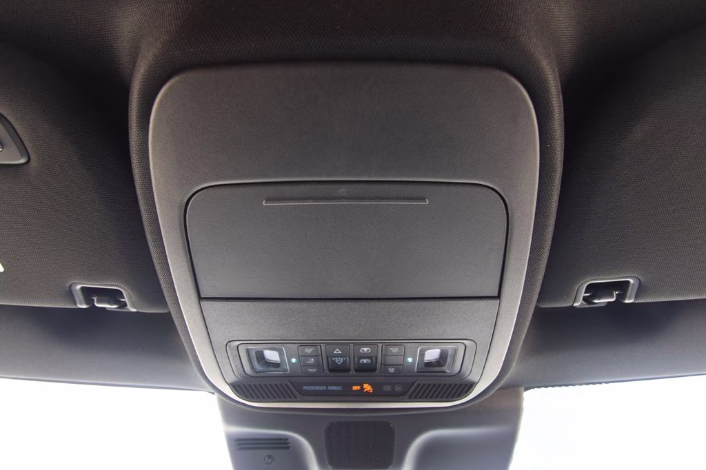 2027 White Ford Expedition Platinum 4X4 SUV