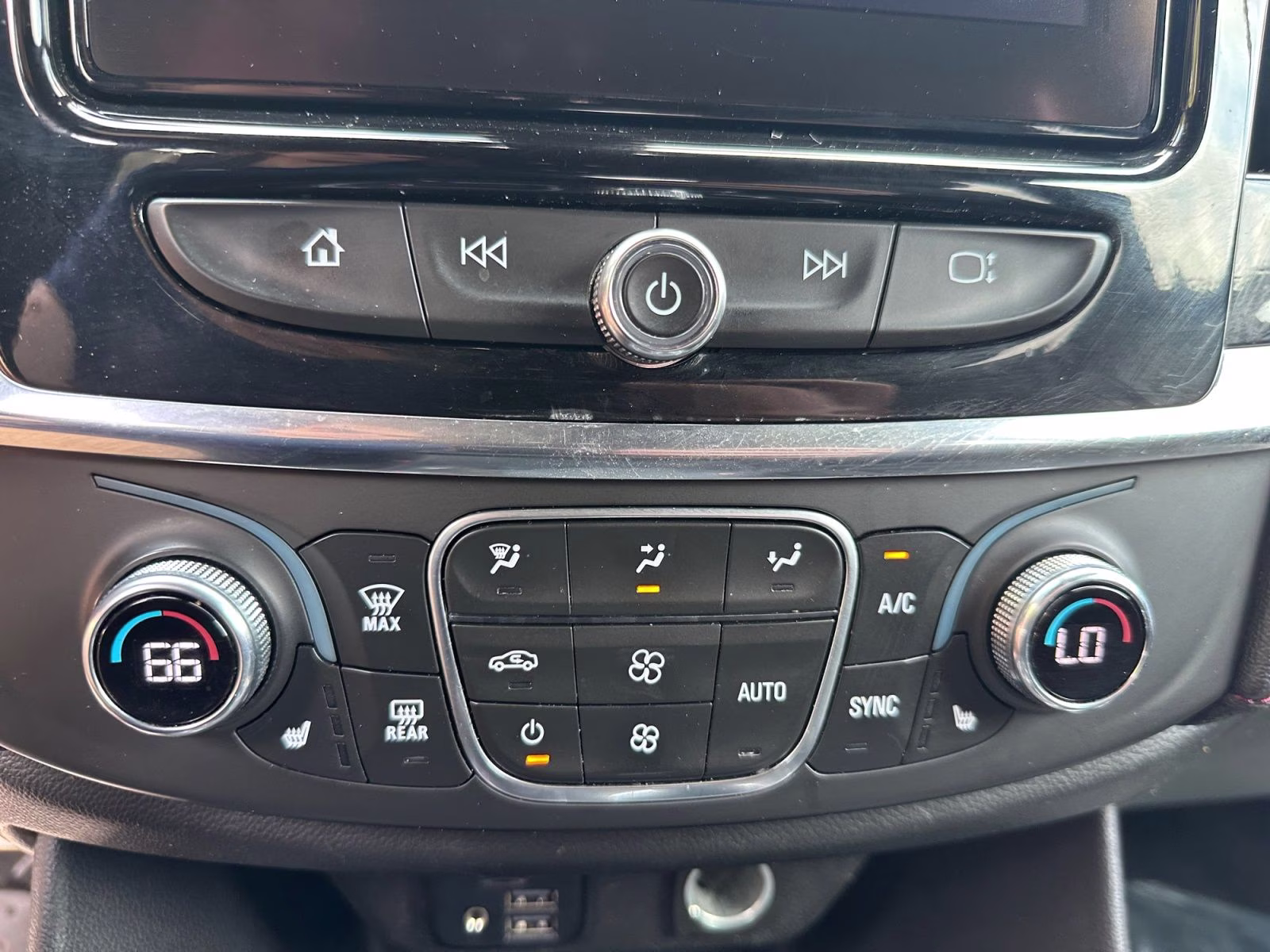 2023 Sterling Gray Metallic Chevrolet Traverse RS AWD SUV
