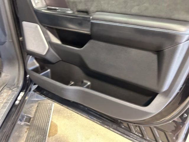 2026 Black Ford Super Duty F-250 SRW Platinum 4X4 Truck