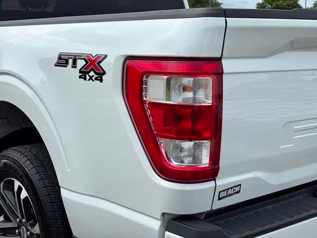 2023 Oxford White Ford F-150 XL 4X4 Truck