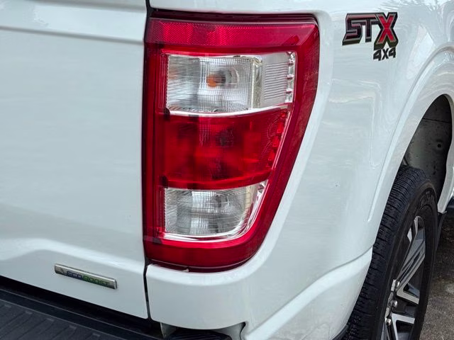 2023 Oxford White Ford F-150 XL 4X4 Truck