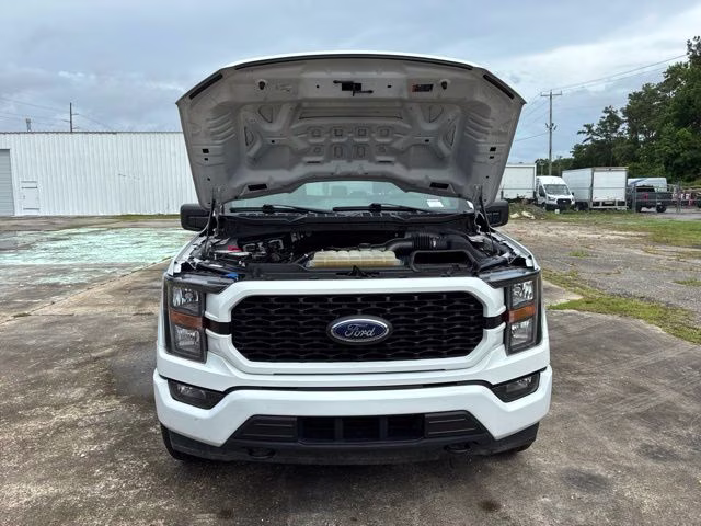 2023 Oxford White Ford F-150 XL 4X4 Truck