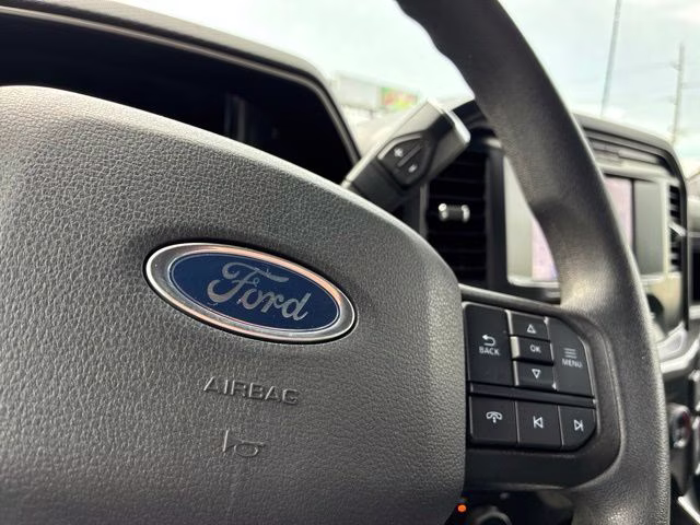 2023 Oxford White Ford F-150 XL 4X4 Truck