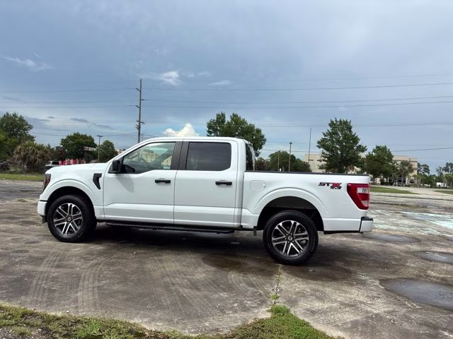 2023 Oxford White Ford F-150 XL 4X4 Truck