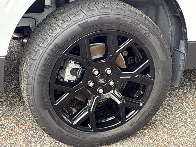 2025 Oxford White Ford Maverick XLT AWD Truck