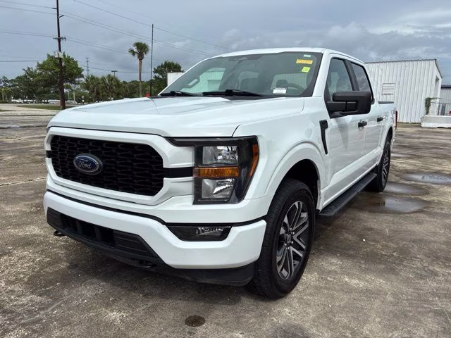 2023 Oxford White Ford F-150 XL 4X4 Truck