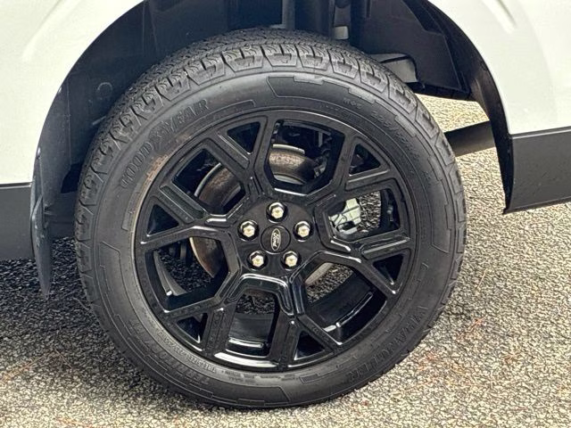 2025 Oxford White Ford Maverick XLT AWD Truck