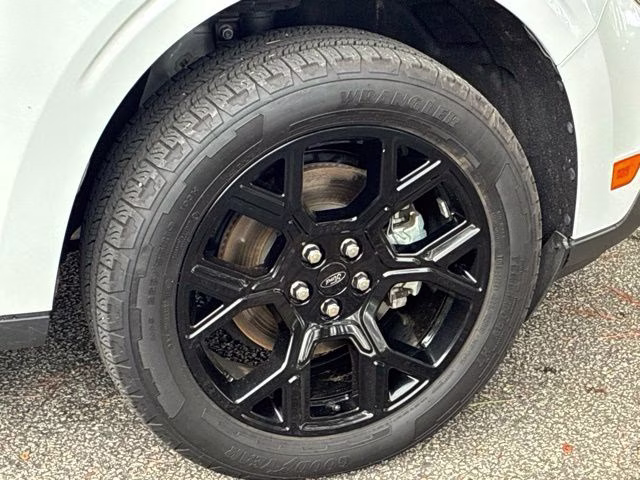 2025 Oxford White Ford Maverick XLT AWD Truck