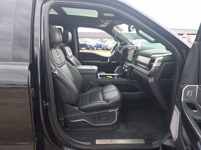 2026 Black Ford Super Duty F-250 SRW Platinum 4X4 Truck