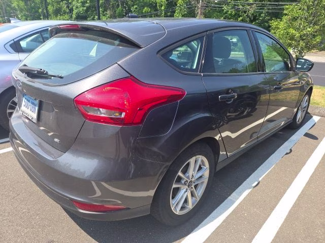 2016 Gray Ford Focus SE FWD Hatchback