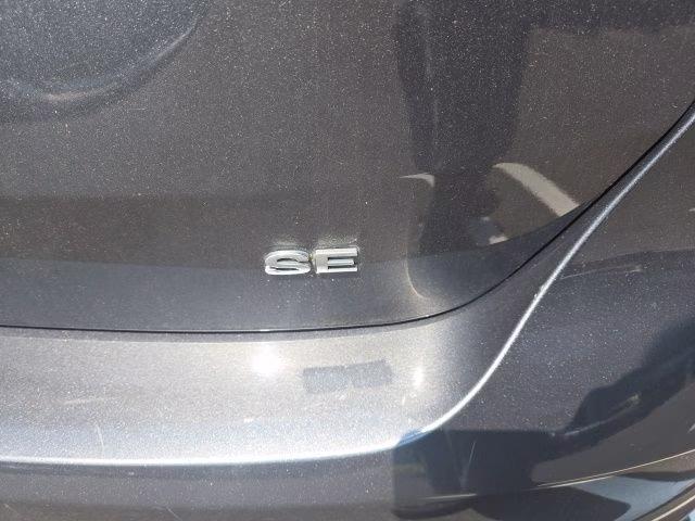 2016 Gray Ford Focus SE FWD Hatchback
