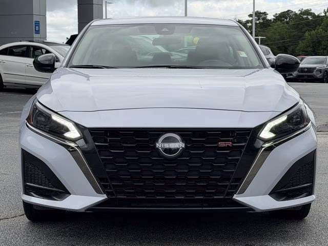 2024 Gray Sky Pearl Nissan Altima 2.5 SR FWD Sedan