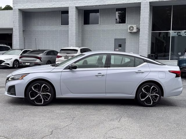 2024 Gray Sky Pearl Nissan Altima 2.5 SR FWD Sedan