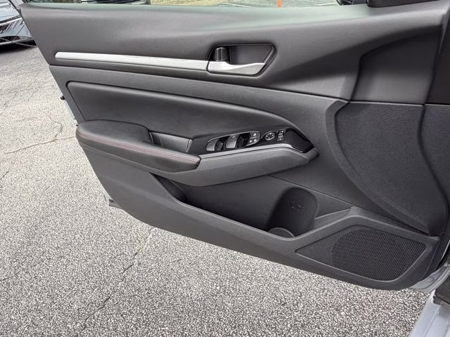 2024 Gray Sky Pearl Nissan Altima 2.5 SR FWD Sedan