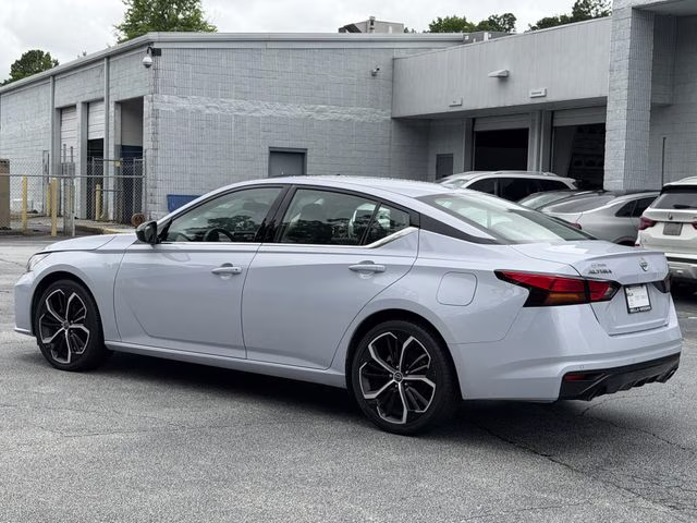 2024 Gray Sky Pearl Nissan Altima 2.5 SR FWD Sedan