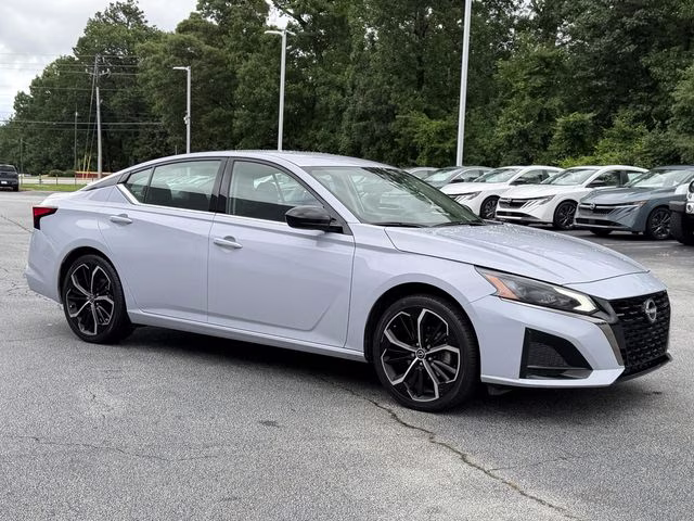2024 Gray Sky Pearl Nissan Altima 2.5 SR FWD Sedan