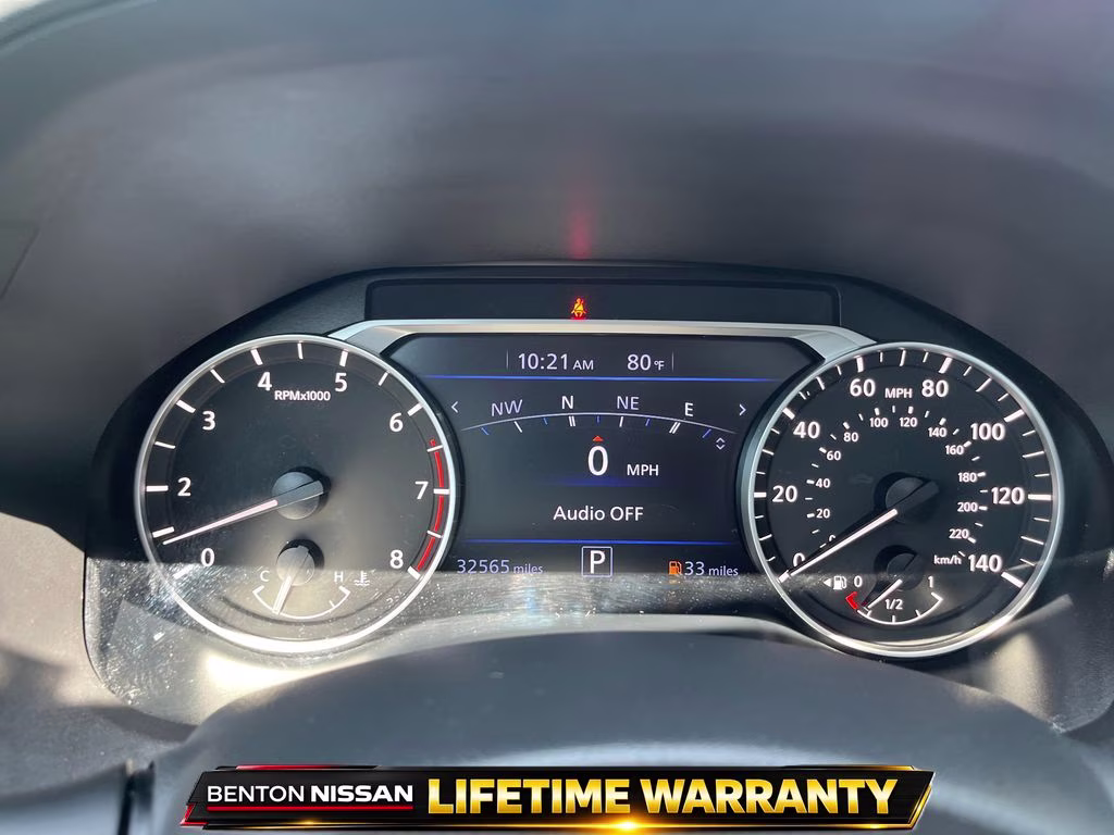 2023 Super Black Clearcoat Nissan Altima 2.5 SR FWD Sedan