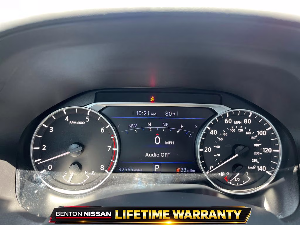 2023 Super Black Clearcoat Nissan Altima 2.5 SR FWD Sedan