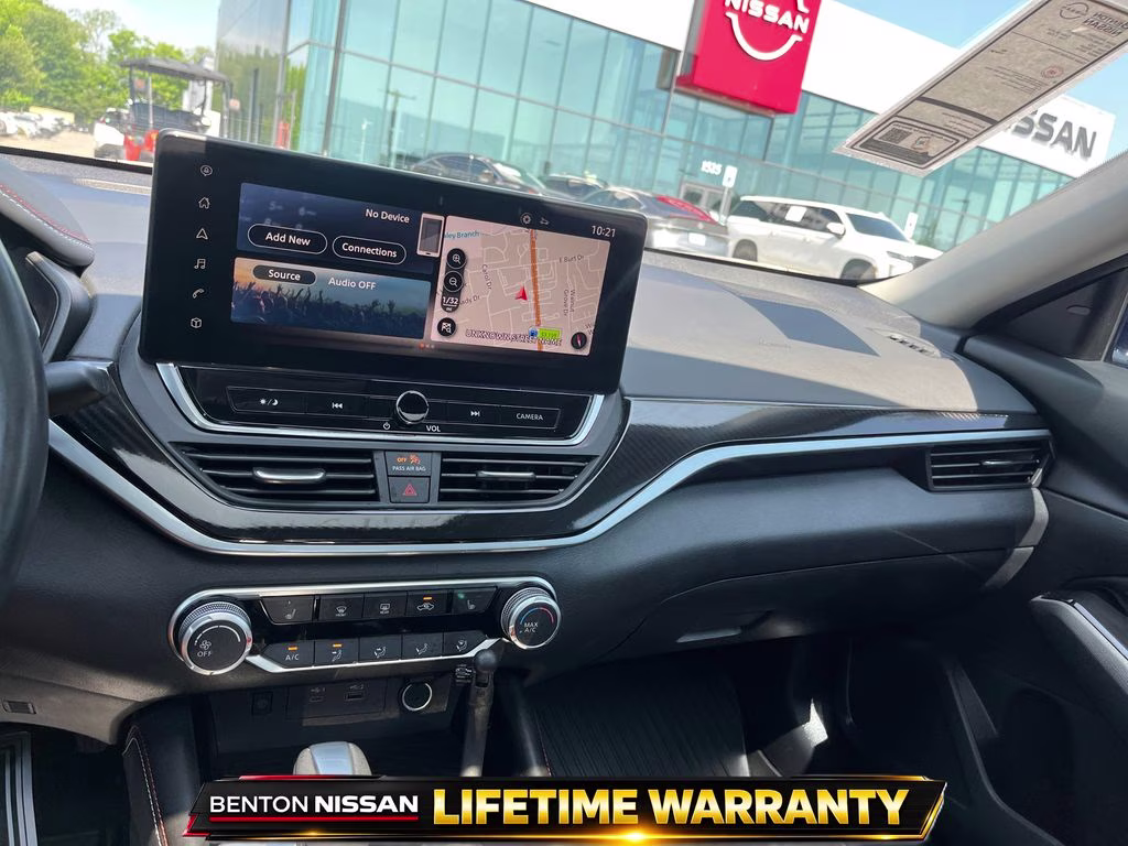 2023 Super Black Clearcoat Nissan Altima 2.5 SR FWD Sedan