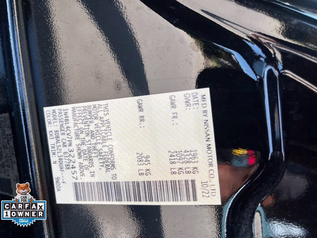 2023 Super Black Clearcoat Nissan Altima 2.5 SR FWD Sedan