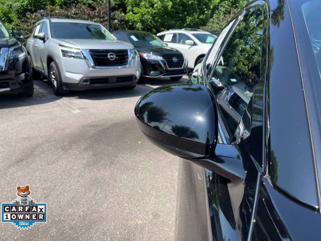 2023 Super Black Clearcoat Nissan Altima 2.5 SR FWD Sedan