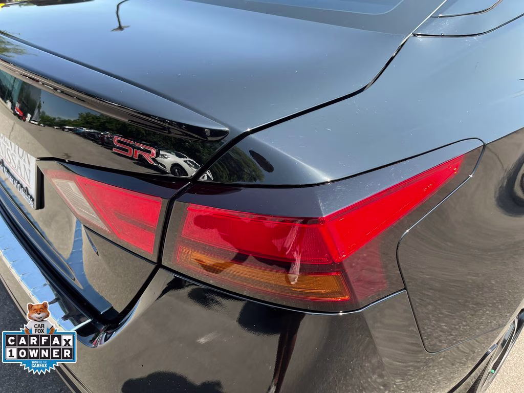 2023 Super Black Clearcoat Nissan Altima 2.5 SR FWD Sedan