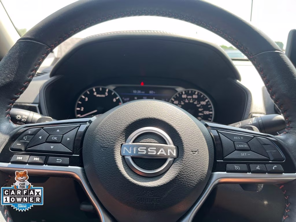2023 Super Black Clearcoat Nissan Altima 2.5 SR FWD Sedan
