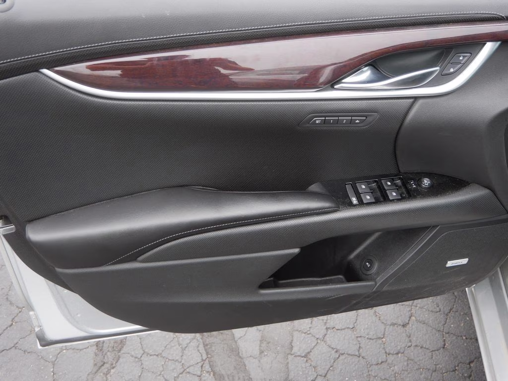 2017 Radiant Silver Metallic Cadillac XTS Luxury AWD Sedan
