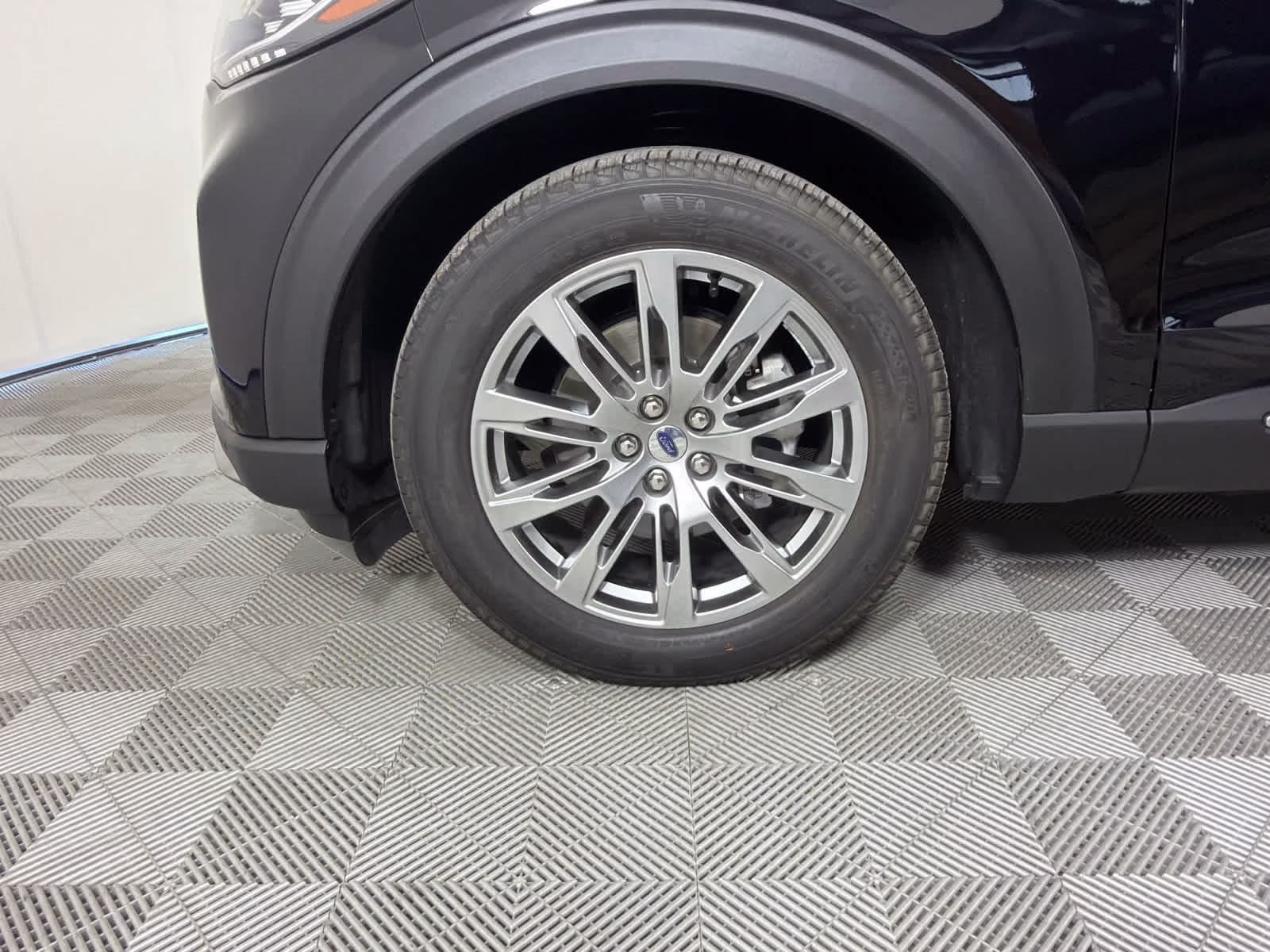 2026 Agate Black Metallic Ford Explorer Platinum RWD SUV