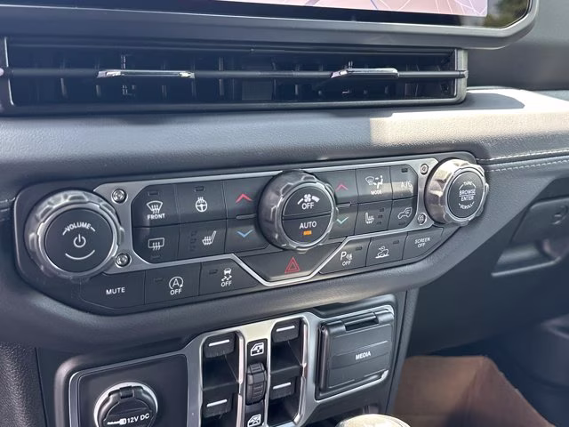 2026 Reign Jeep Wrangler Sahara 4X4 Convertible